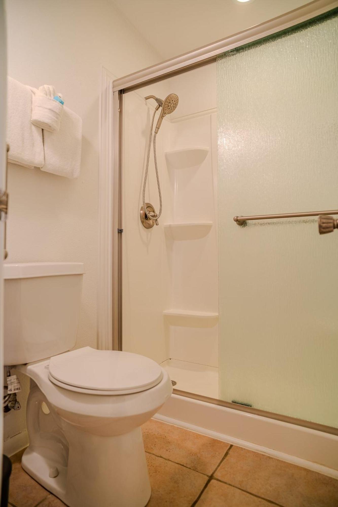 Kingfishers Retreat Serene 1Br Escape With Balcony 207 サウス・パドリー・アイランド エクステリア 写真