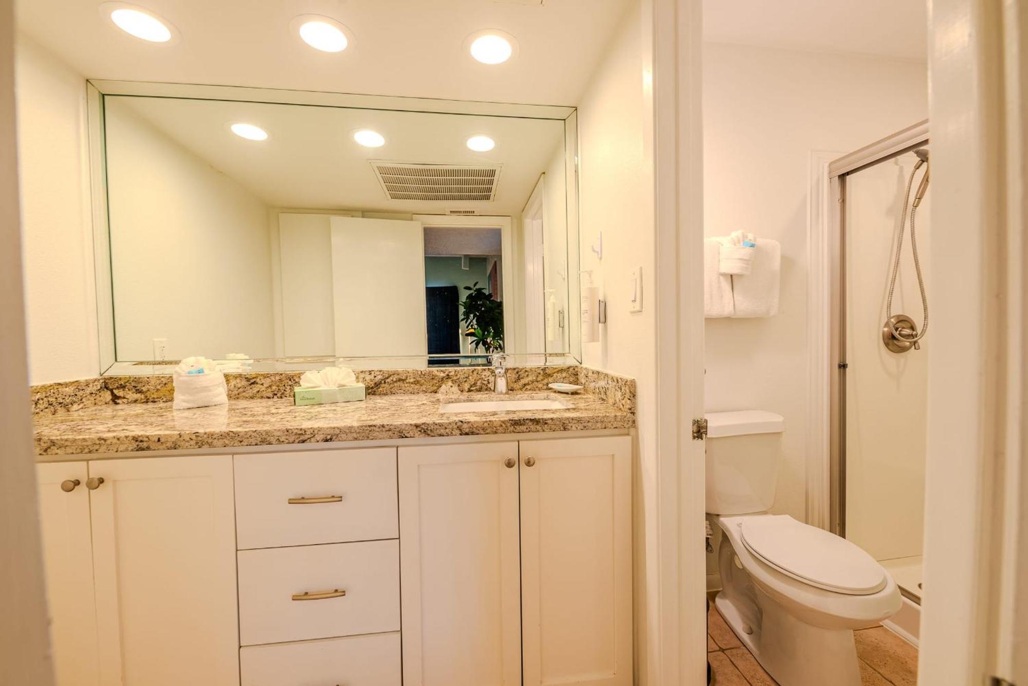 Kingfishers Retreat Serene 1Br Escape With Balcony 207 サウス・パドリー・アイランド エクステリア 写真