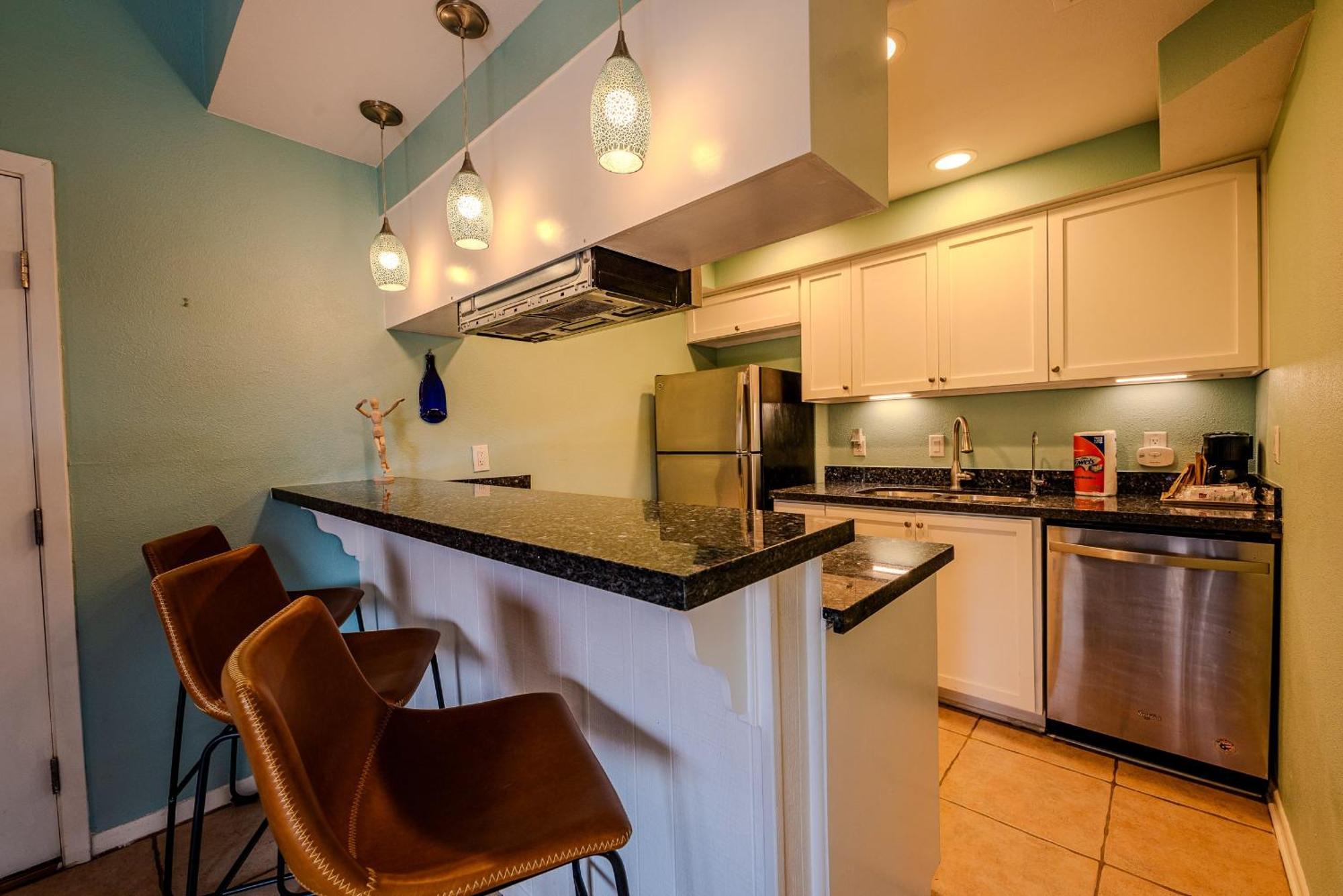 Kingfishers Retreat Serene 1Br Escape With Balcony 207 サウス・パドリー・アイランド エクステリア 写真