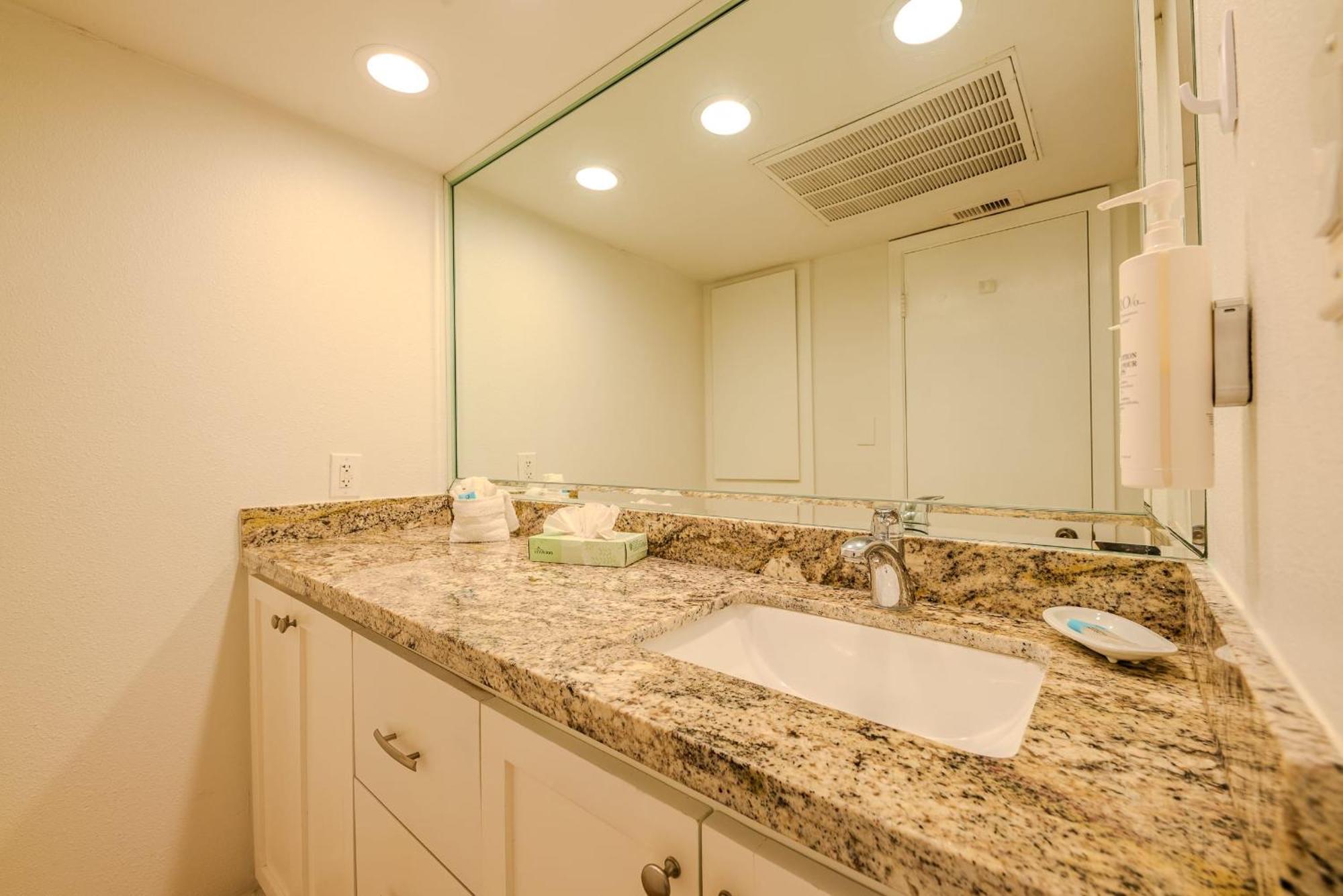 Kingfishers Retreat Serene 1Br Escape With Balcony 207 サウス・パドリー・アイランド エクステリア 写真
