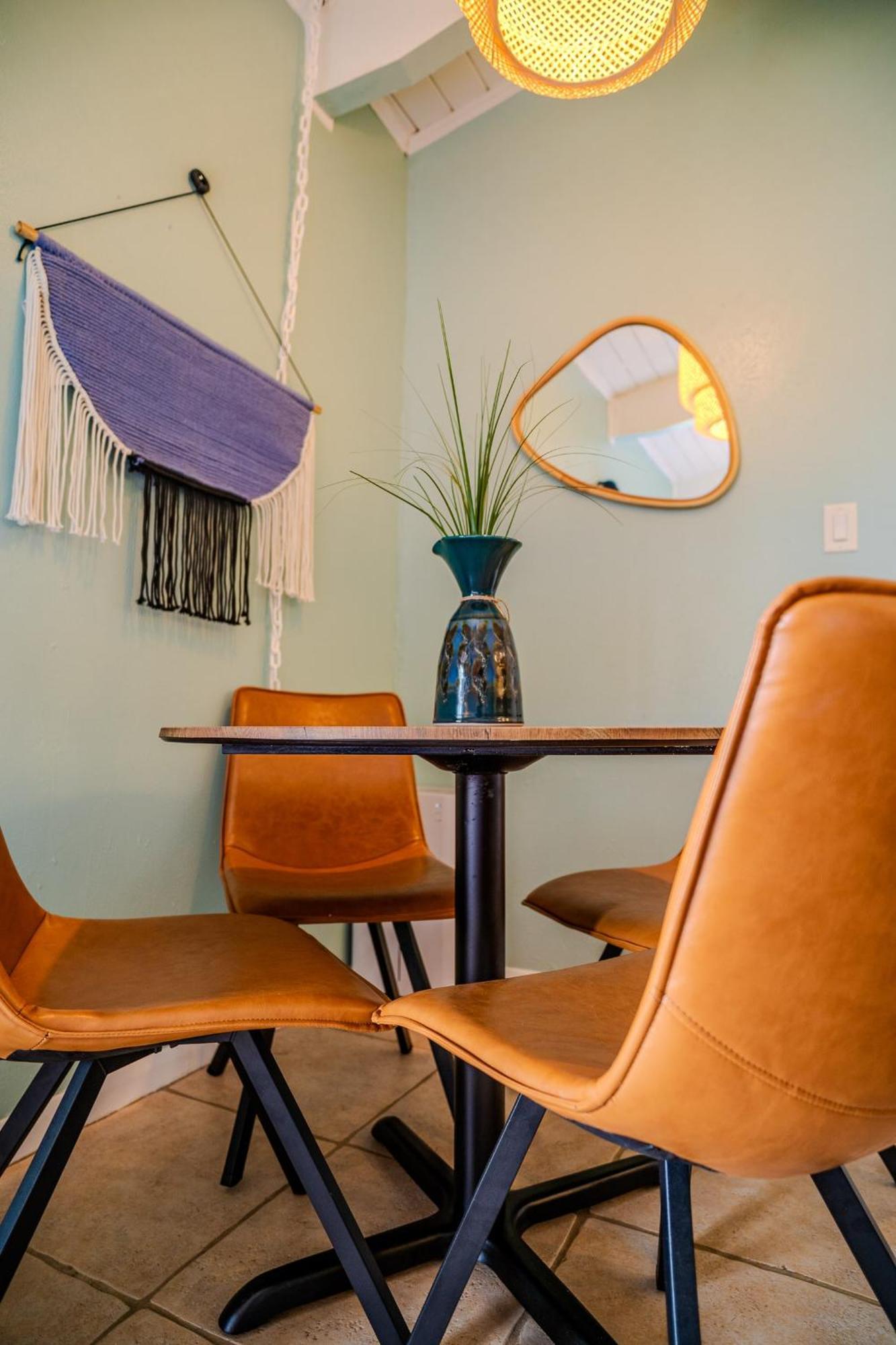 Kingfishers Retreat Serene 1Br Escape With Balcony 207 サウス・パドリー・アイランド エクステリア 写真