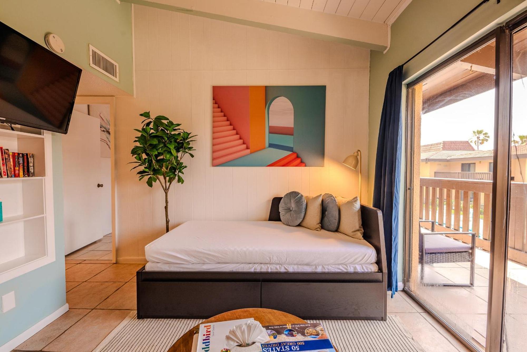 Kingfishers Retreat Serene 1Br Escape With Balcony 207 サウス・パドリー・アイランド エクステリア 写真