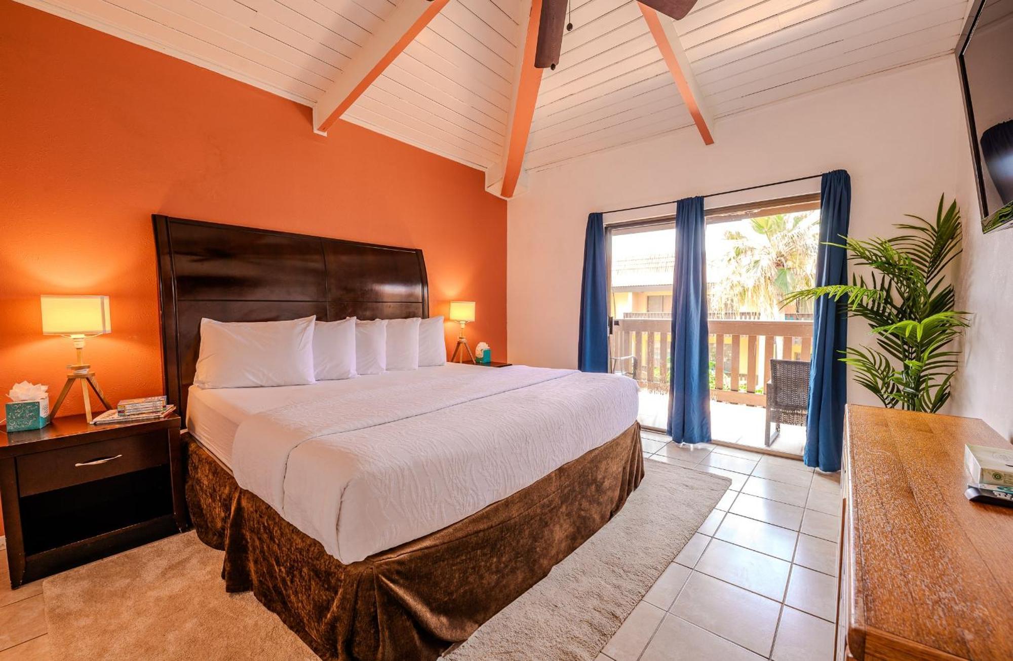 Kingfishers Retreat Serene 1Br Escape With Balcony 207 サウス・パドリー・アイランド エクステリア 写真