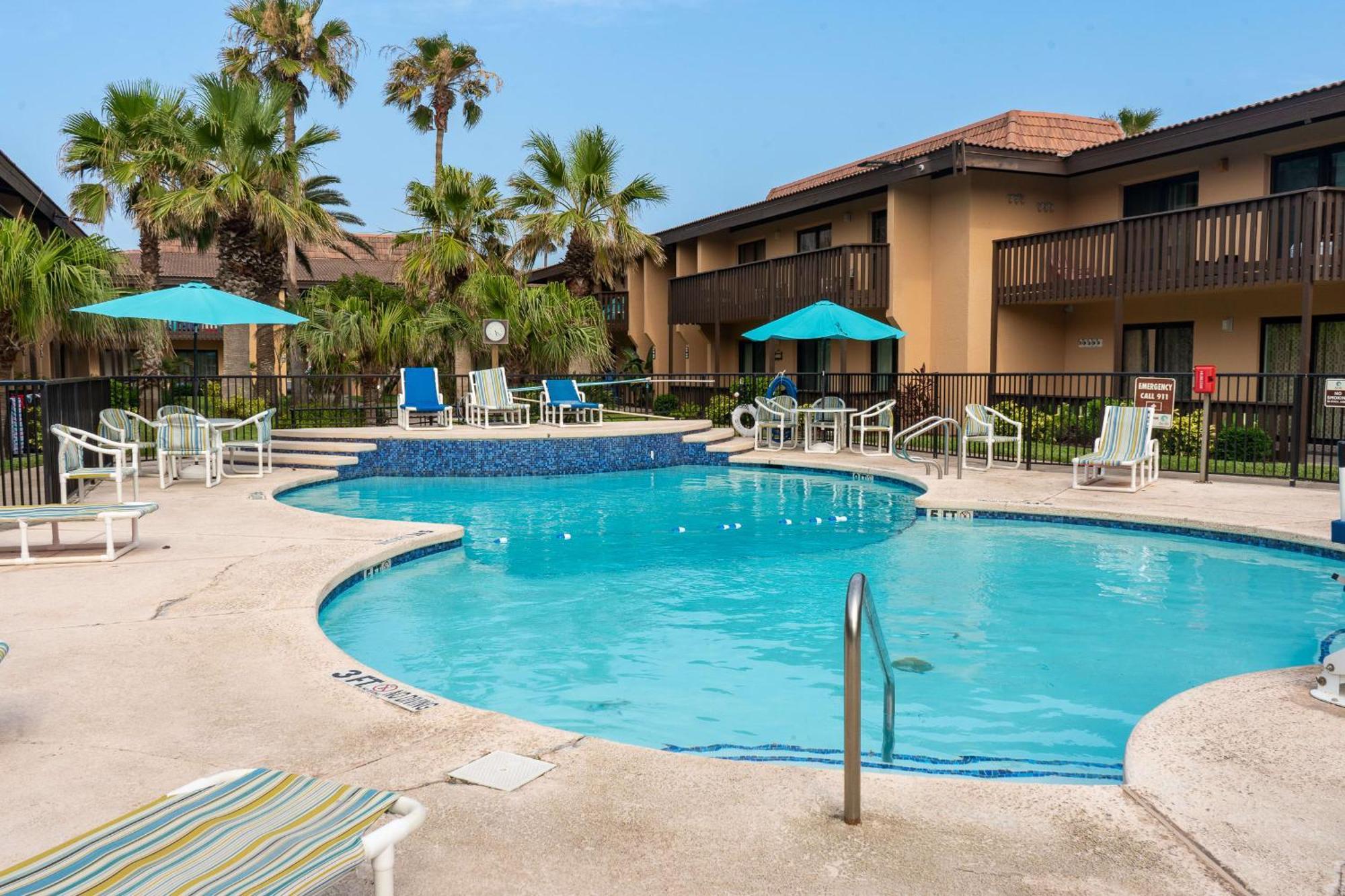 Kingfishers Retreat Serene 1Br Escape With Balcony 207 サウス・パドリー・アイランド エクステリア 写真
